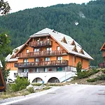Avec Balcon Et Parking, 6 Personnes, Praloup 1500 - Fr-1-504-124