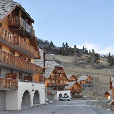 Avec Balcon Et Parking, 6 Personnes, Praloup 1500 - Fr-1-504-124